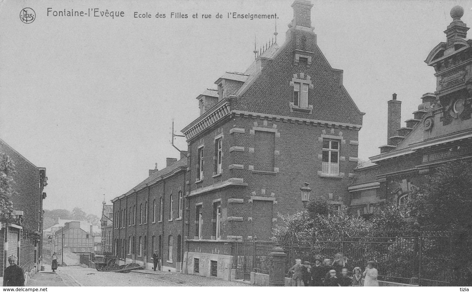 Fontaine-l'Evêque. Ecoles Des Filles Et Rue De L'Enseignement.  Scan - Fontaine-l'Evêque