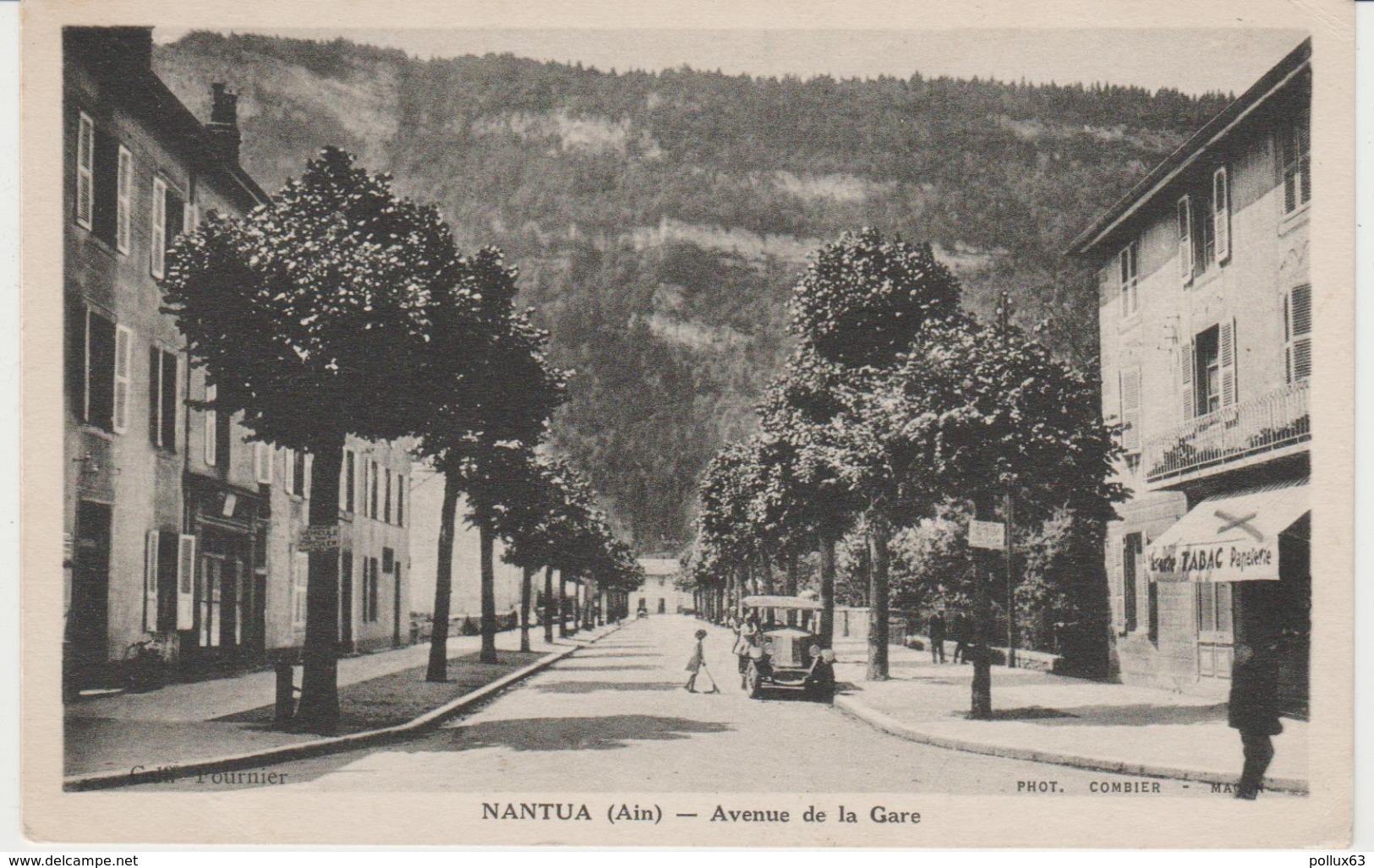 CPA NANTUA (01) AVENUE DE LA GARE - ANIMEE - AUTOMOBILE (BUREAU DE TABAC à DROITE) - Nantua