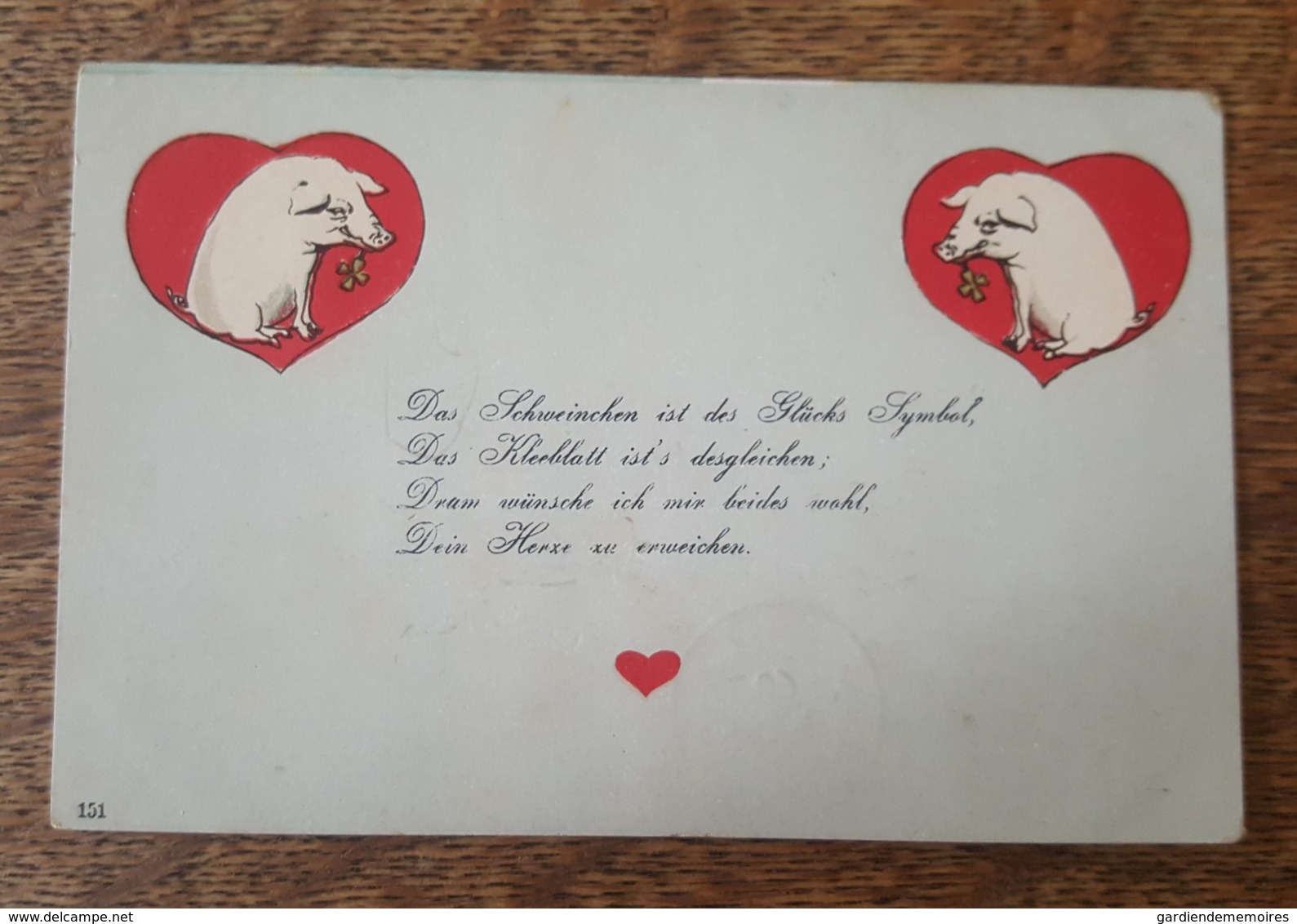 Cochon / Pig Dans Un Coeur, Trèfle à Quatre Feuilles En Bouche - Das Schweinchen Ist Des Glucks Symbols - Cochons