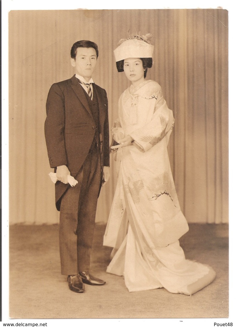 Photo Originale Du JAPON - Couple De Mariés:  Geisha - Personnes Anonymes