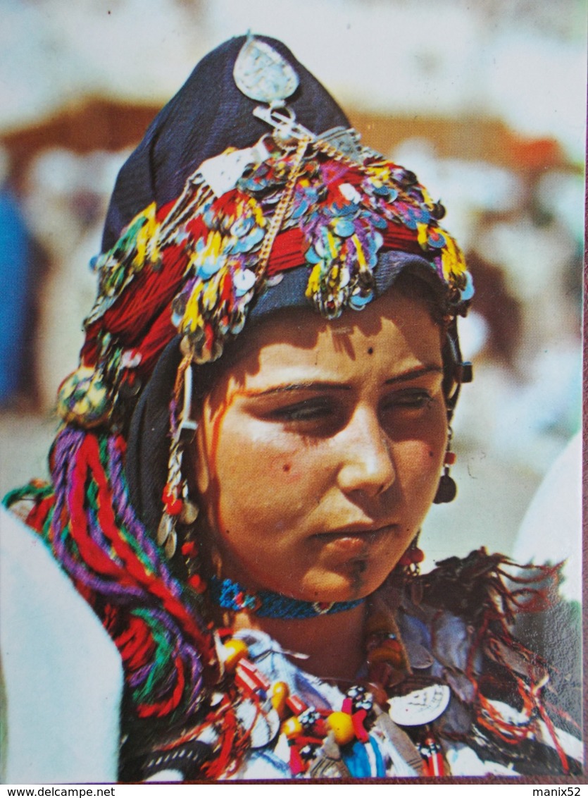 MAROC - Coiffes Et Costumes. (Jeune Femme Berbère) - Altri & Non Classificati