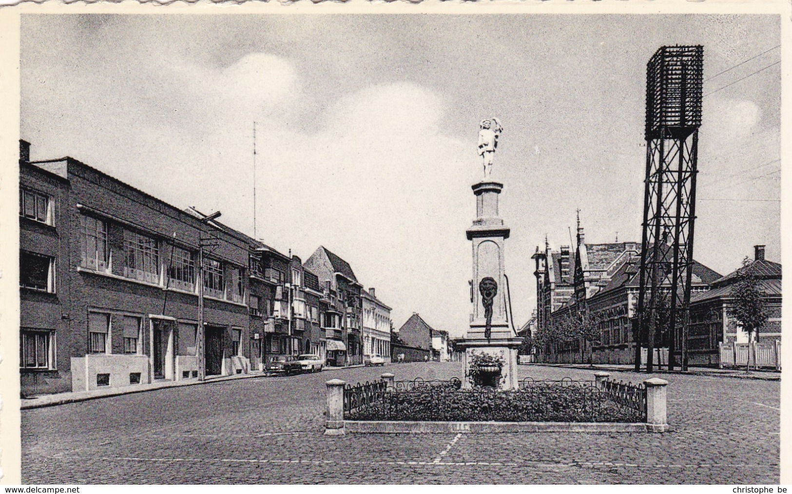 Harelbeke, Stationplein En Standbeeld (pk61942) - Harelbeke