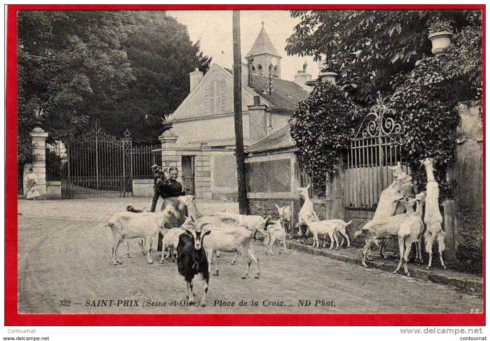 CPA 95 SAINT PRIX  Place De La Croix - Troupeau De Chèvres - Saint-Prix