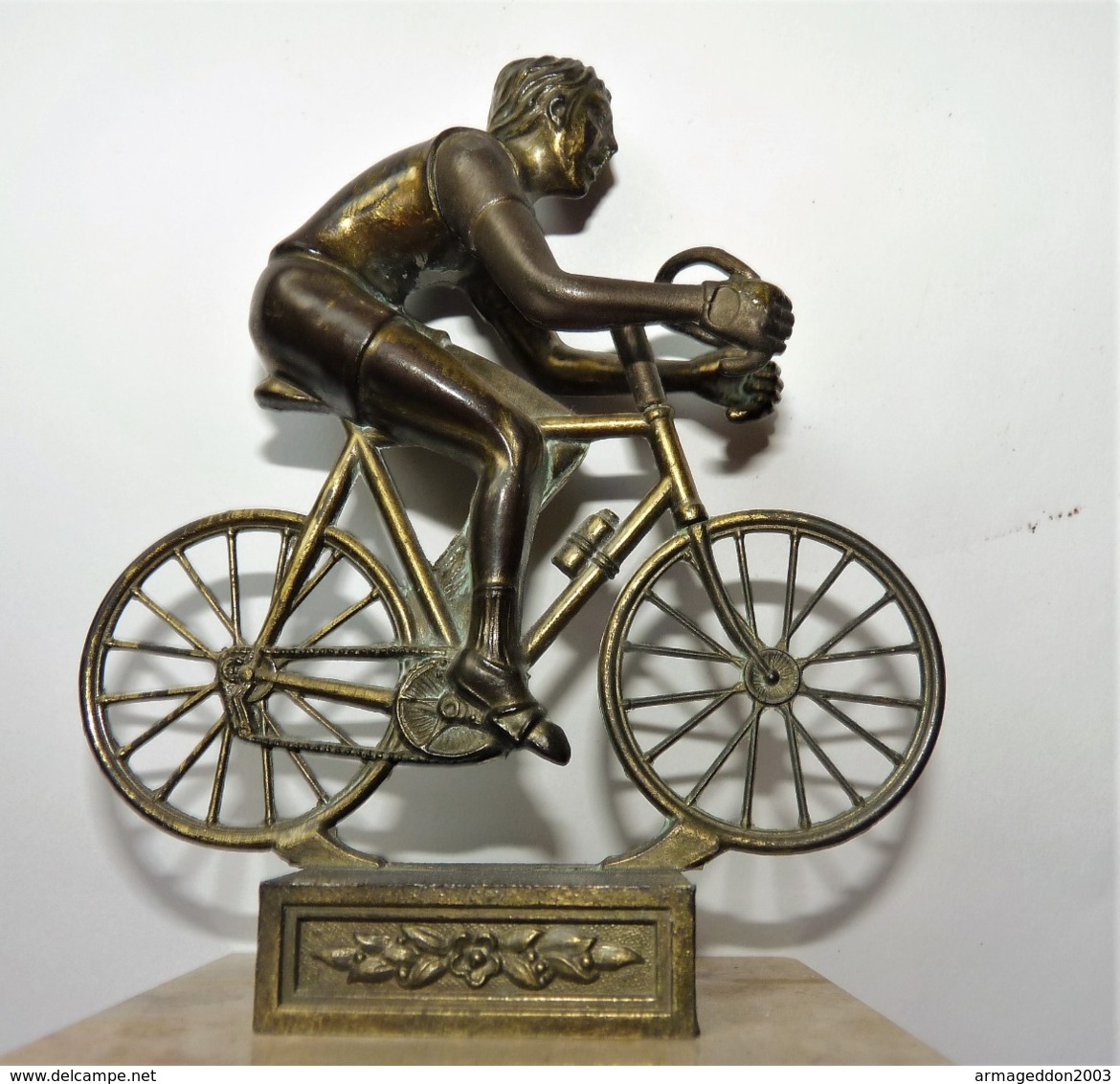 RARE BELLE SCULPTURE RÉGULE CYCLISTE VÉLO SUR SOCLE EN MARBRE TROPHÉE ? BE - Bronzi