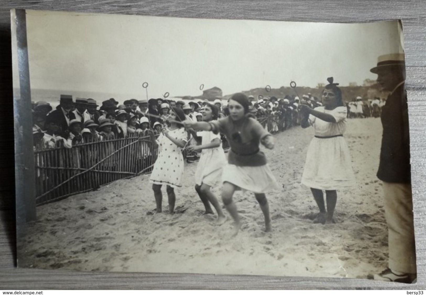 BIARRITZ - Photo Concours Jeux Dans Le Sable - Belle Animation - Photo ETIENNE 10 Av. De La Liberté - Orte