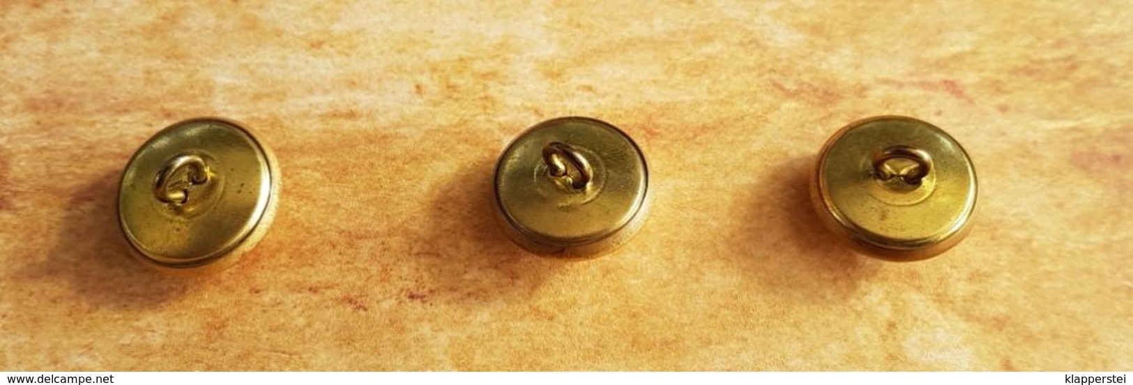 Lot De 3 Boutons Dorés De Chasseur Parachutiste Diamètre 21 Mm Militaria Armée Parfait Etat - Buttons