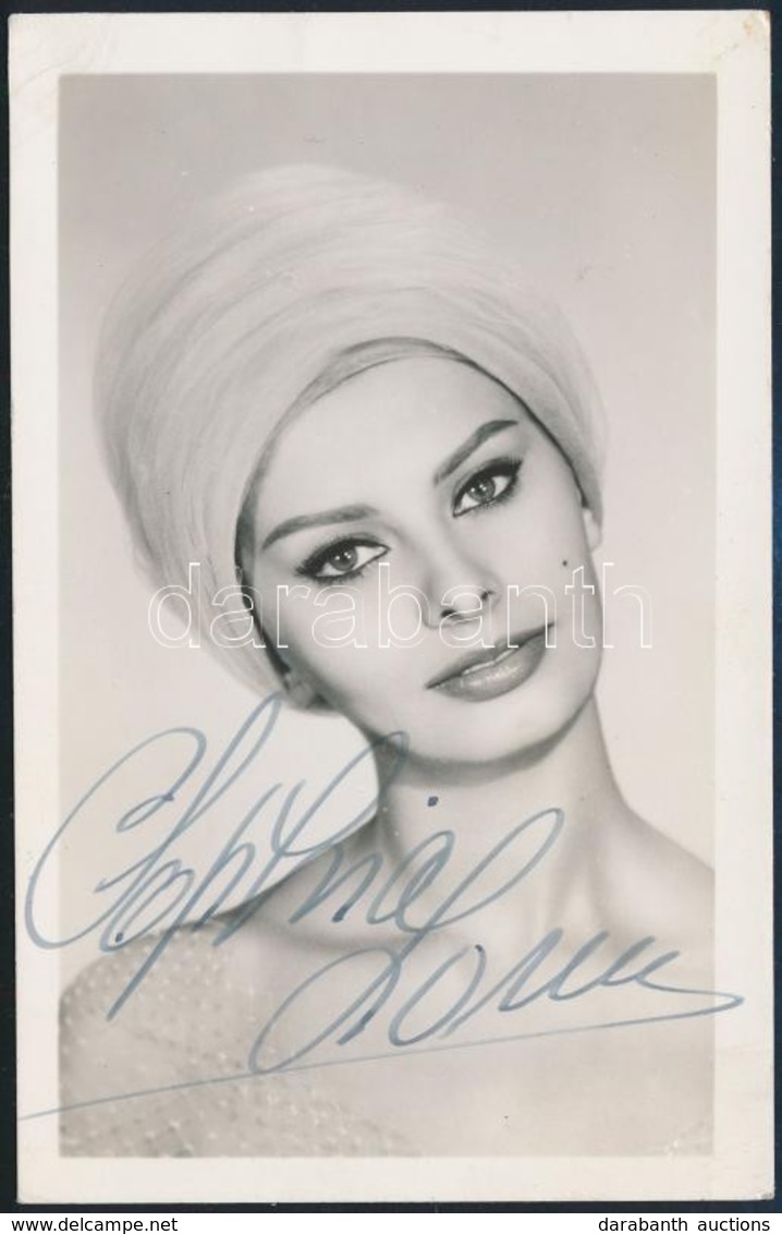 Sophia Loren (1934-) Színésznő Aláírása Egy őt ábrázoló Fotón / Autograph Signature - Autres & Non Classés