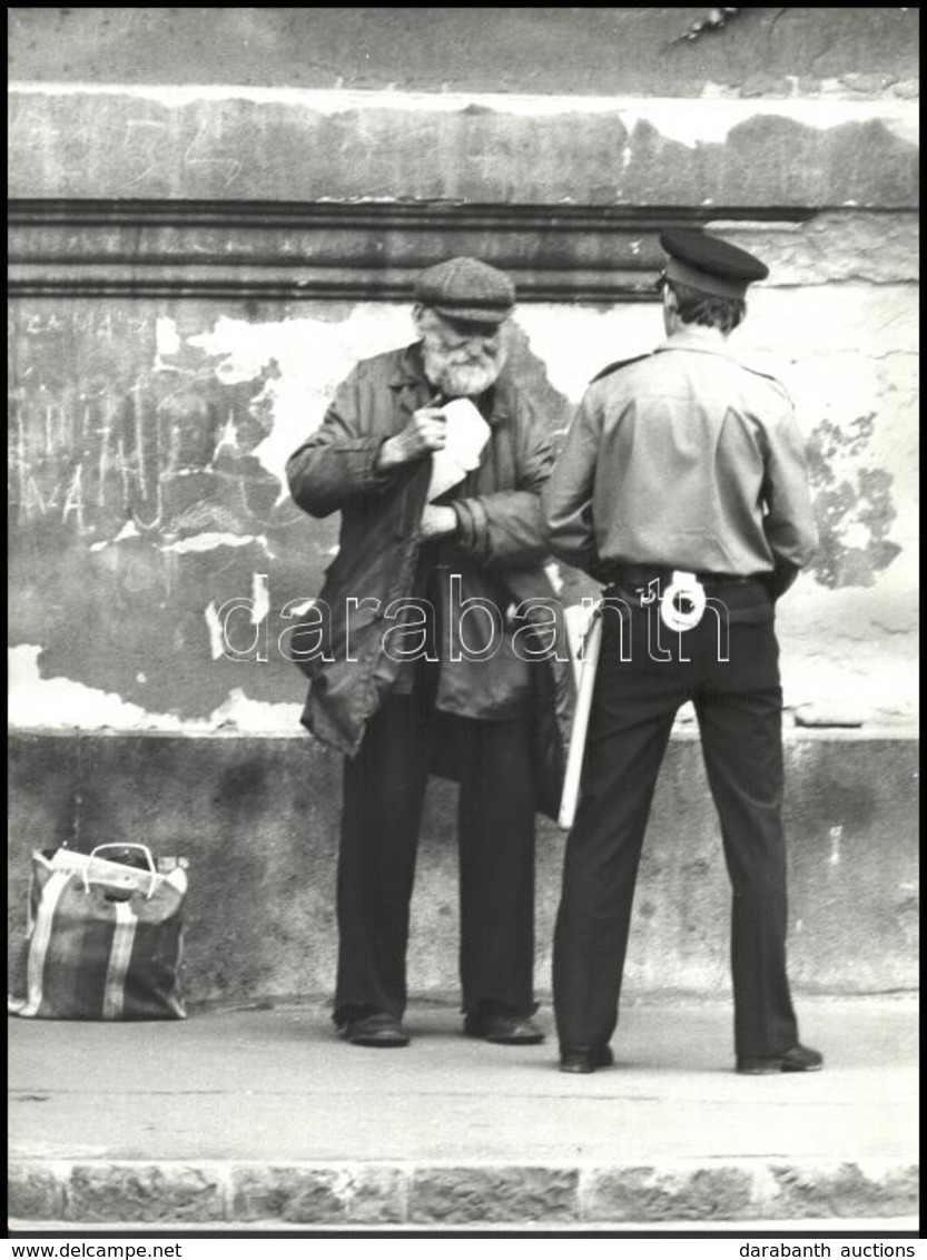 Cca 1981 Nagy Gy. György Fotóművész Pecséttel Jelzett Fotósorozata, 4 Db Vintage Fotó (Elmesélem), A Magyar Fotográfia S - Autres & Non Classés