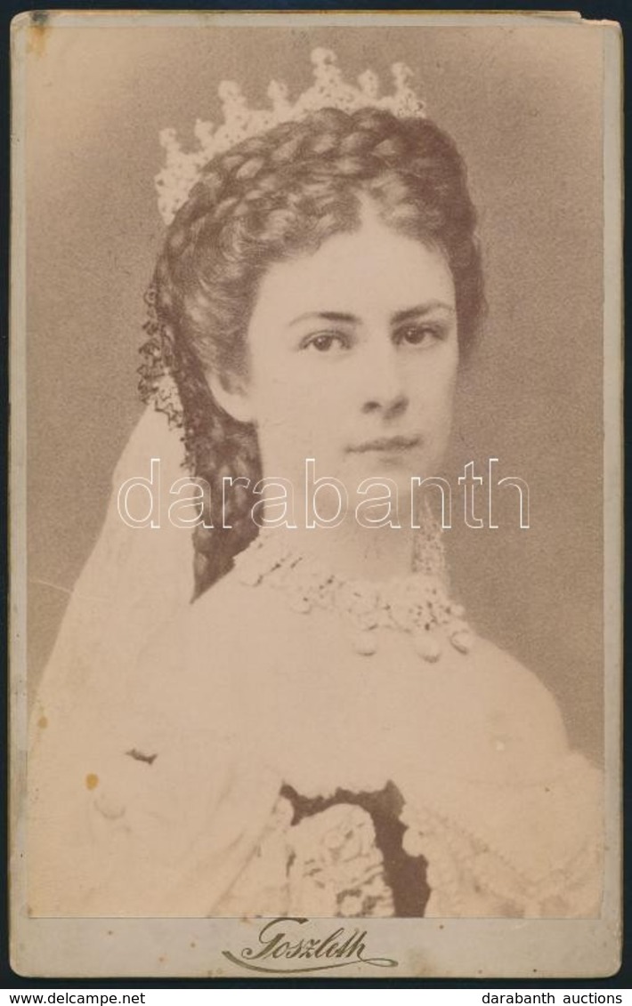 Cca 1867 Erzsébet Királyné (Sisi) Koronázási Portréja, Keményhátú Fotó Goszleth Műterméből, Sérüléssel, 21×13 Cm / Empre - Autres & Non Classés