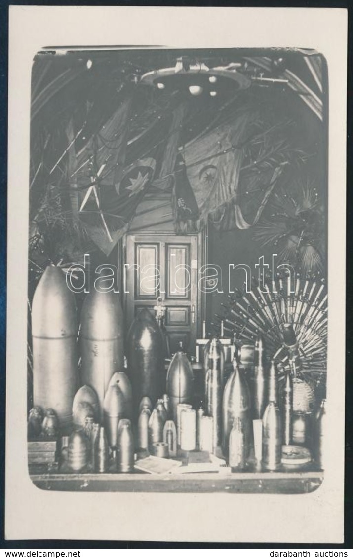 1914 A Bécsújhelyi Katonai Akadémia Fegyverterme, Hátoldalon Németül Feliratozott Fotó, Szép állapotban, 14×8,5 Cm / Wie - Sonstige & Ohne Zuordnung