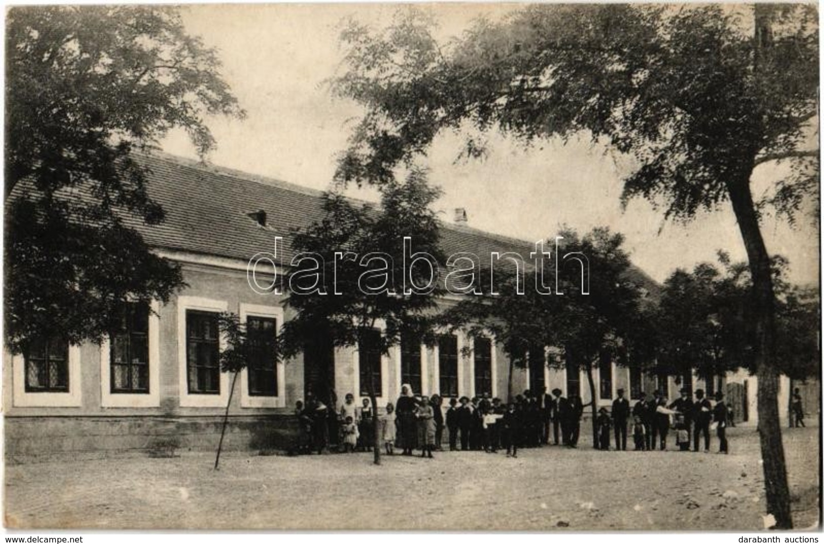 ** T2/T3 Baj, Iskola Diákokkal. Lindenberg Adolf Kiadása - Non Classés