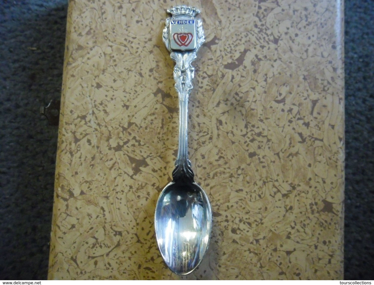 CUILLERE 11,2 Cm En  Métal Argenté De VENDEE (85) - Spoons