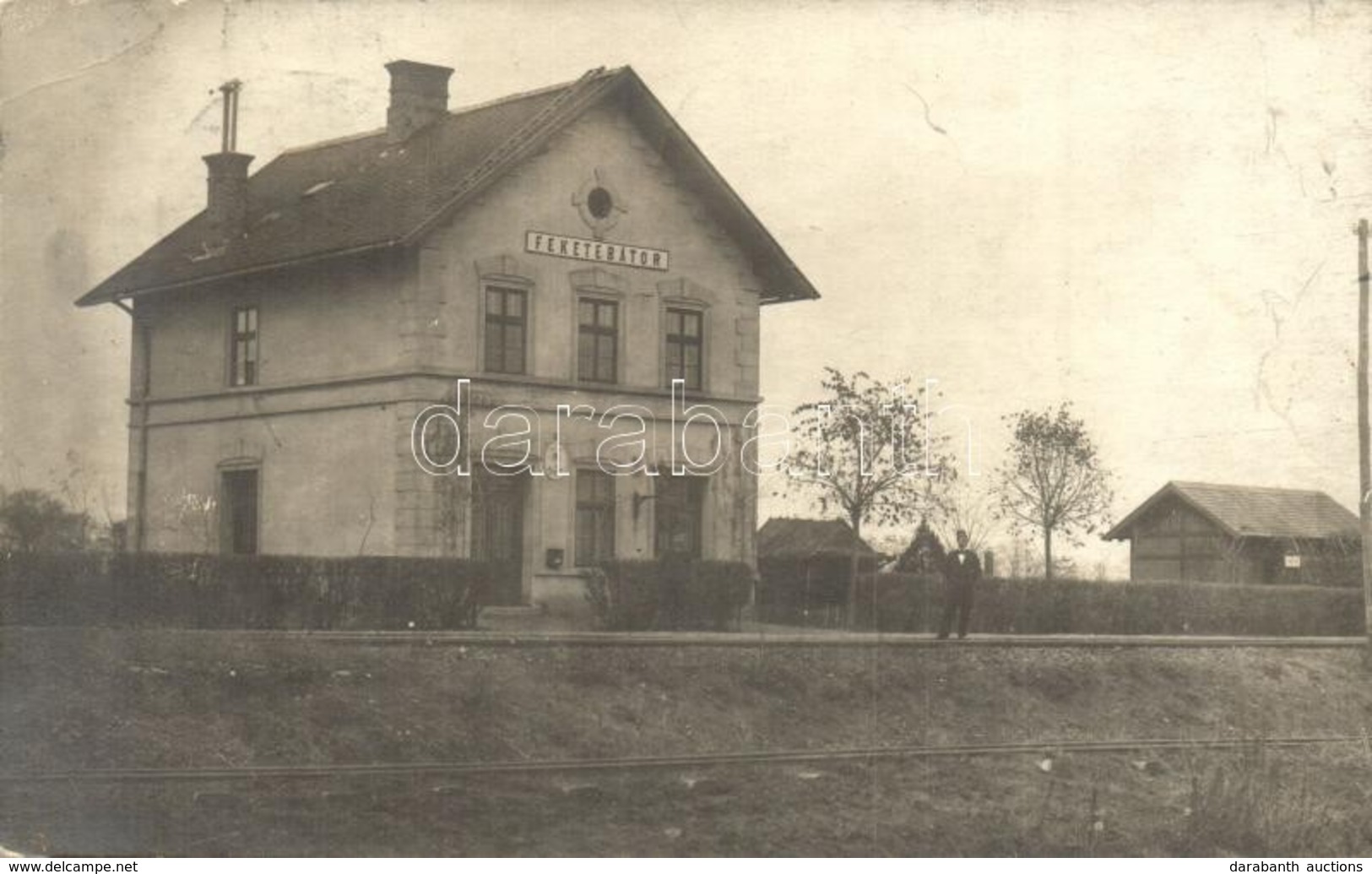 T2/T3 1907 Feketebátor, Batar; Vasútállomás, M. Kir. Posta / Bahnhof / Railway Station, Post Office. Photo (EK) - Ohne Zuordnung