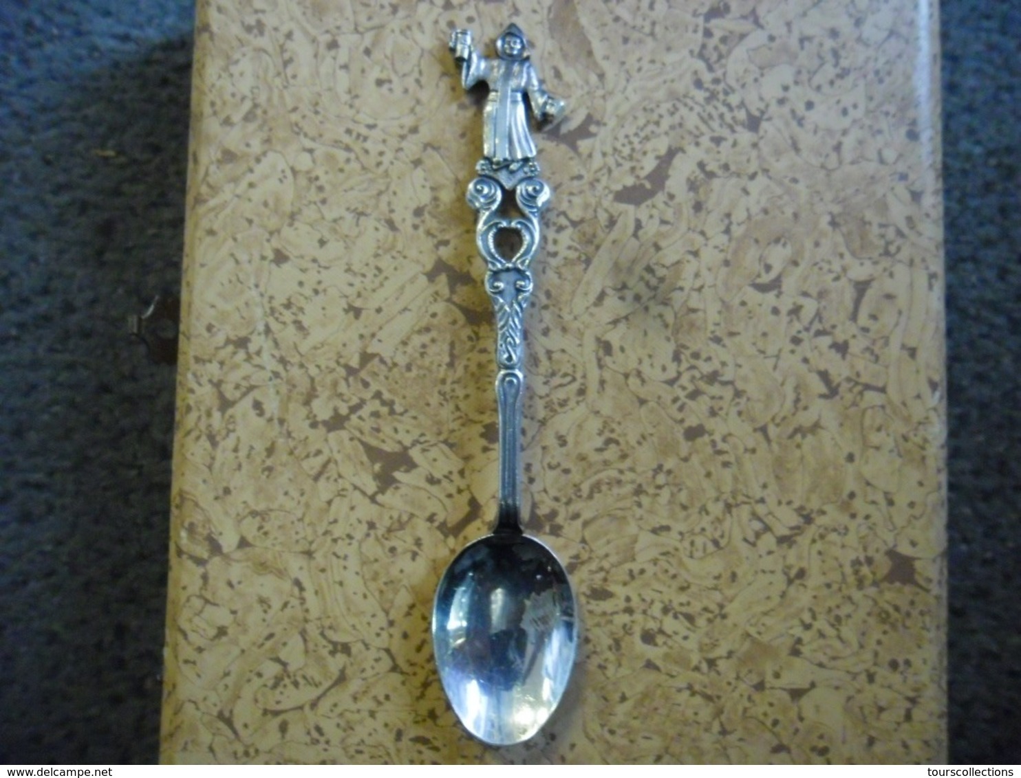 CUILLERE 11,6 Cm En  Métal Argenté - Curé écclésiastique - Spoons