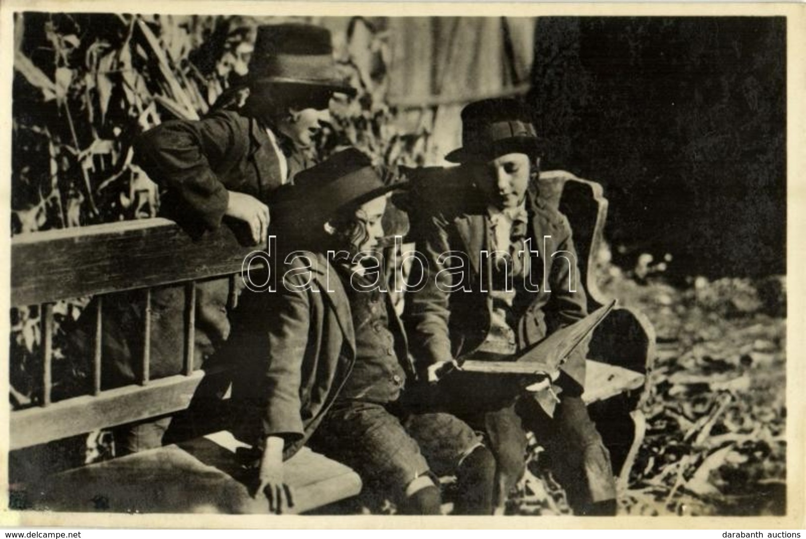 ** T3 Kárpátaljai Zsidó Gyerekek, Jövőbeli Rabbik / Podkarpatska Rus. Budoucí Rabini / Transcarpathian Jewish Children,  - Ohne Zuordnung