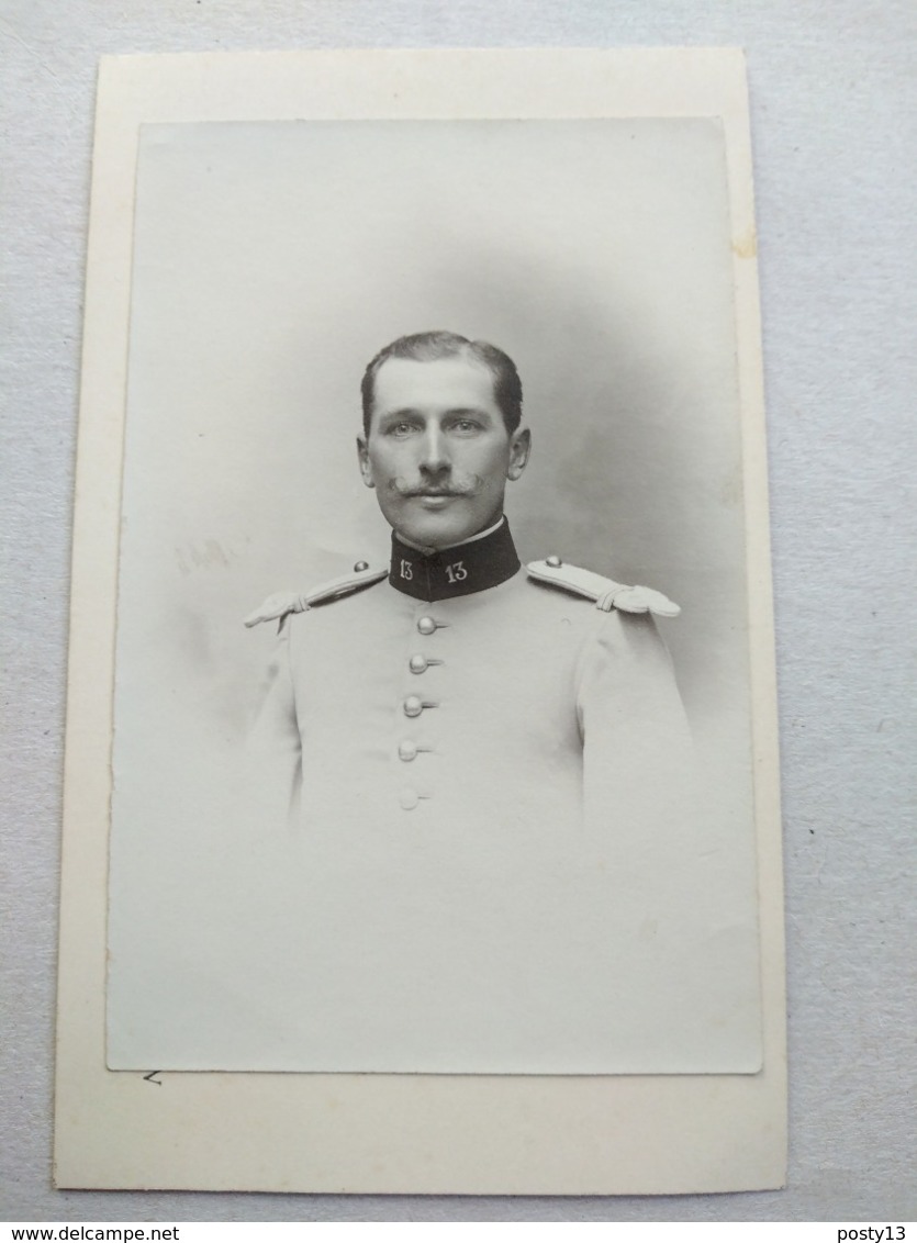 MILITARIA - Photo Ancienne CDV - Beau Portrait Militaire UNIFORME BLANC - 13 Sur Col - Lieutenant ? - Dos Muet - TBE - Antiche (ante 1900)
