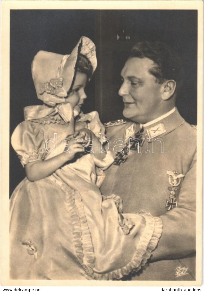 ** T2 Edda Gratuliert / Hermann Göring With His Daughter. Foto Und Verlag Röhr - Ohne Zuordnung