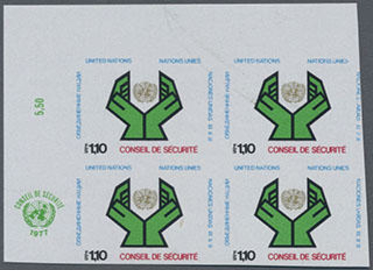 1977, 1,10 Fr. UN-Sicherheitsrat Im Ungezähnten Postfrischen Li.ob. Eckrand-4er-Block Mit UNO-Emblem - Sonstige & Ohne Zuordnung