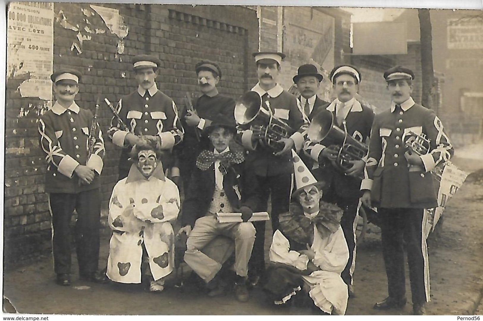 CPA Carte Photo Non Située Nord ? Troupe Orchestre Cloown - Fotografie