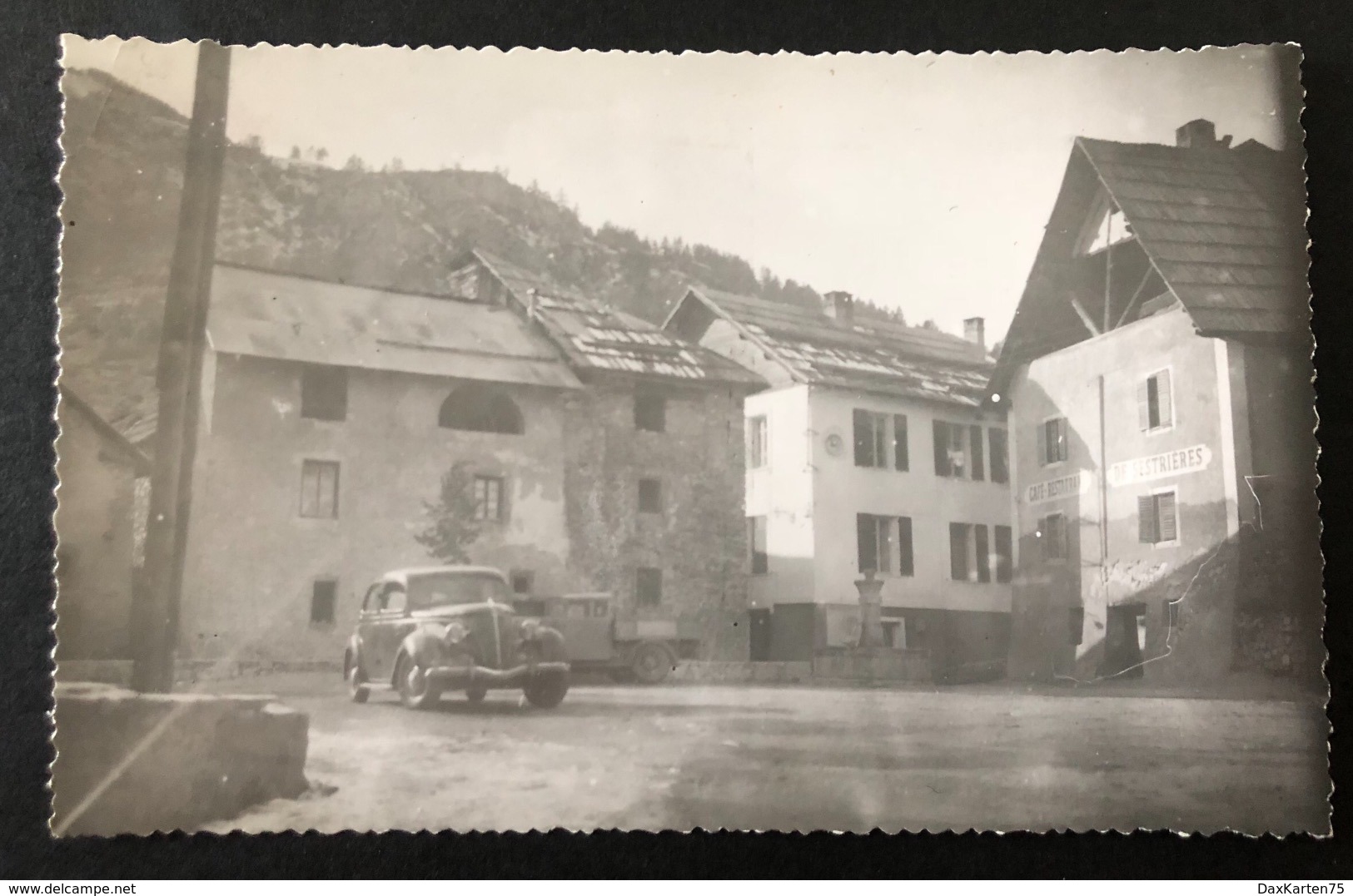 Saint Dalmas De Selvage La Place Et Le Praz/ Voiture Oldtimer - Autres & Non Classés