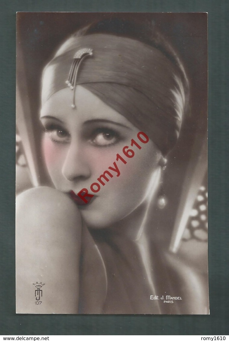 Portrait De Femme Avec Turban Et Bijoux.  Photo Colorisée à La Main. N°107,  Photographe J. Mandel.   Année 1929. 2 Scan - Autres & Non Classés