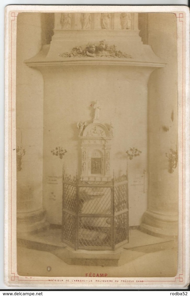Photo Ancienne - Cabinet  - Fécamp -  Intérieur De L'abbaye - Le Reliquaire Du Précieux Sang - Automobiles