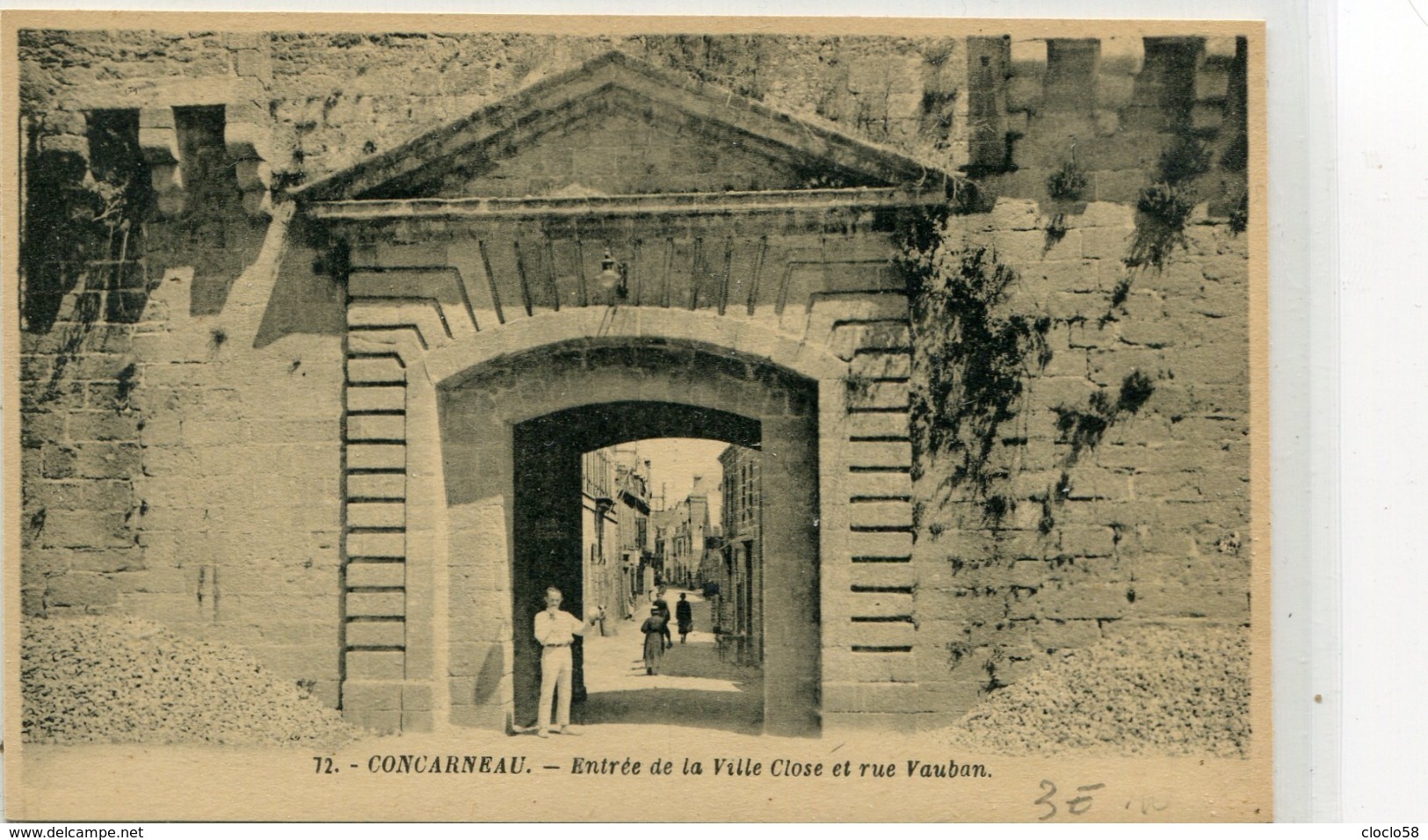 CONCARNEAU   ENTREE DE LA VILLE CLOSE ET RUE VAUBAN - Concarneau