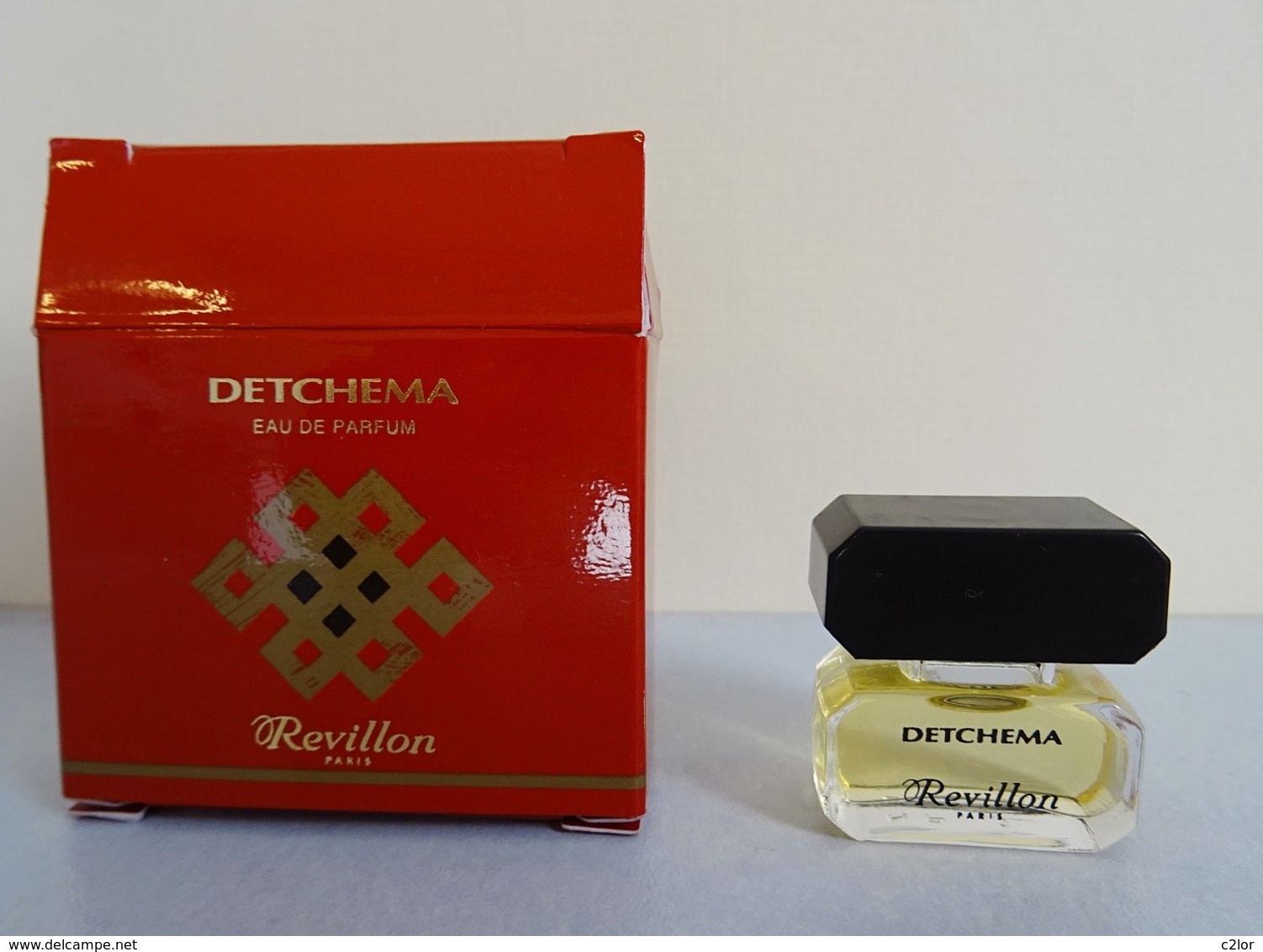 Miniature "DETCHEMA" De REVILLON Eau DeParfum 2 Ml Dans Sa Boite - Miniatures Womens' Fragrances (in Box)