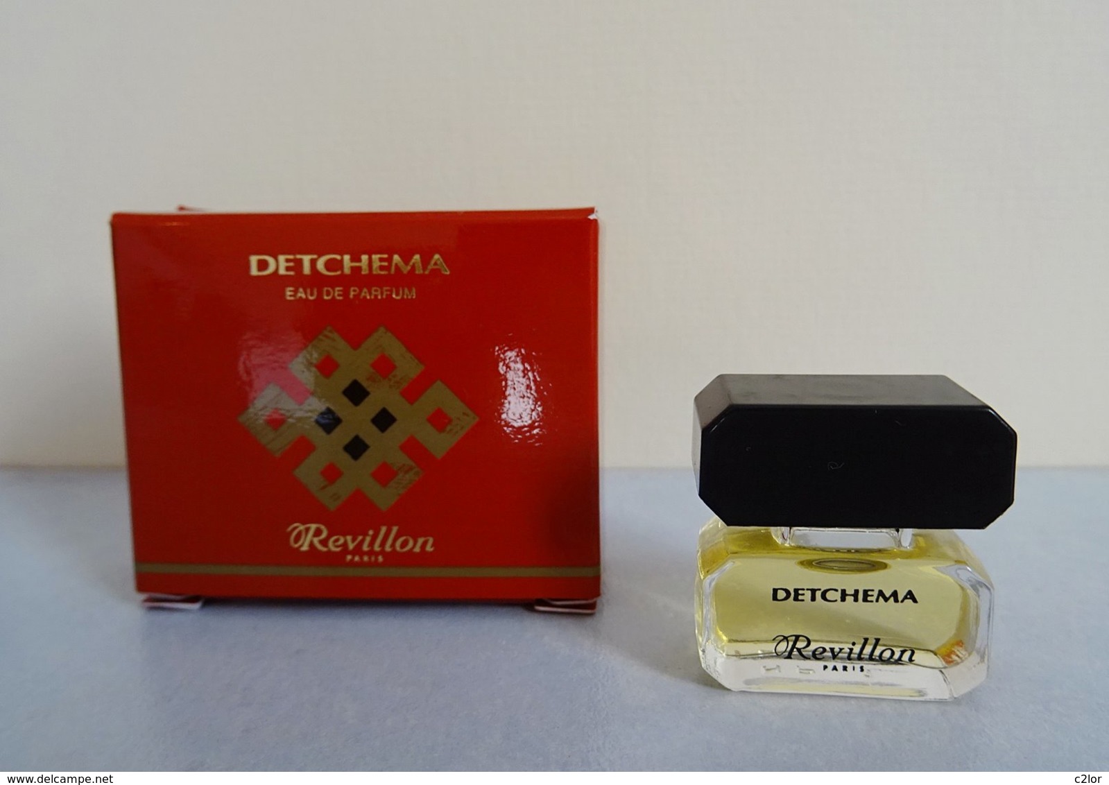 Miniature "DETCHEMA" De REVILLON Eau DeParfum 2 Ml Dans Sa Boite - Miniatures Womens' Fragrances (in Box)