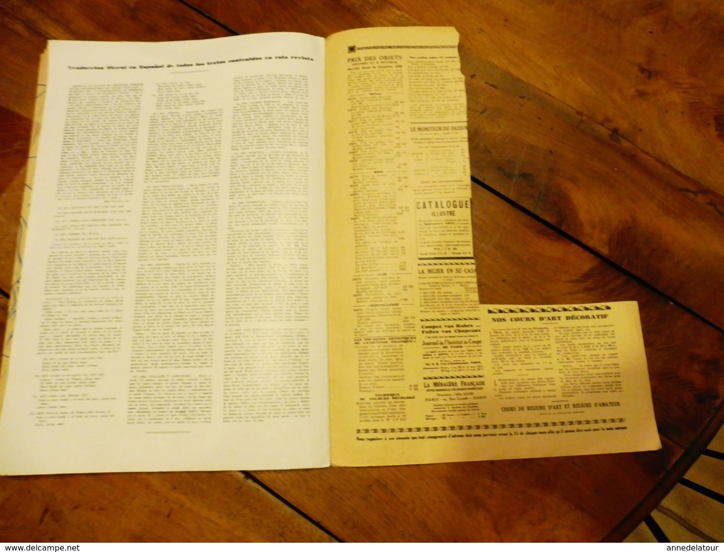 1933 Numéro 286 (L'ARTISAN PRATIQUE) 3 tables gigognes en bois pyrogravé, teinté et ciré à l'ambrine "LES ROSES"; etc