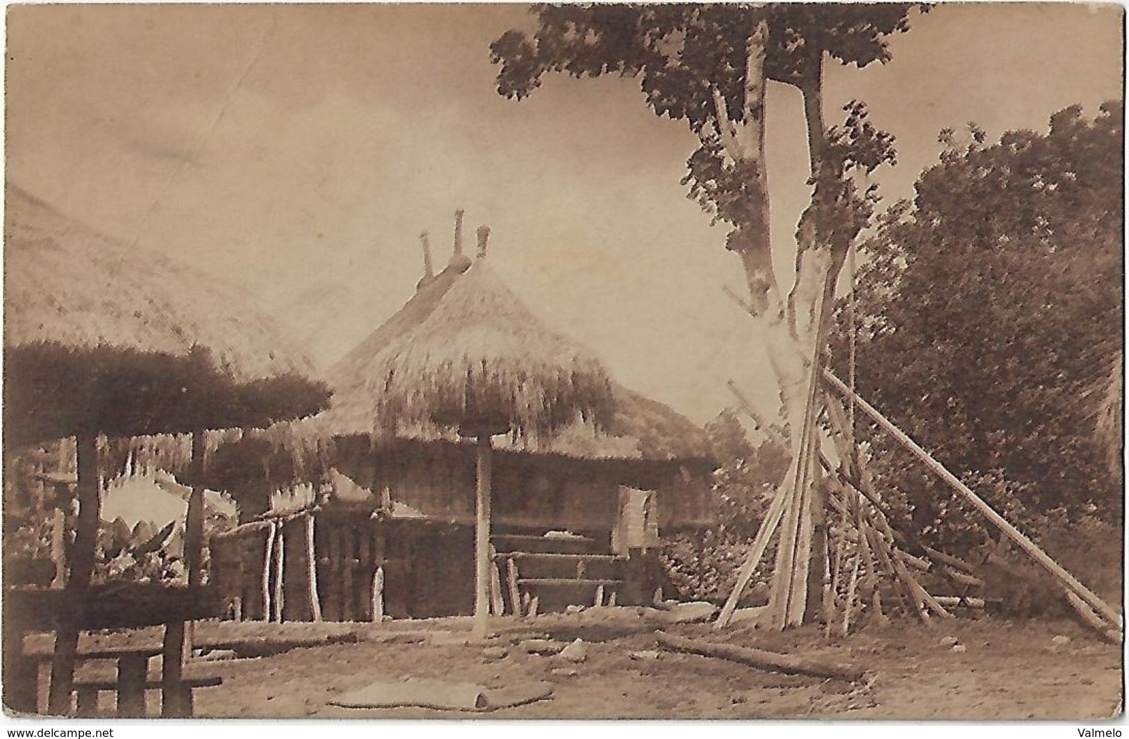 Timor Português - Casas Indigenas No Interior - Almost Big Oblique Fold Top Left - Timor Oriental