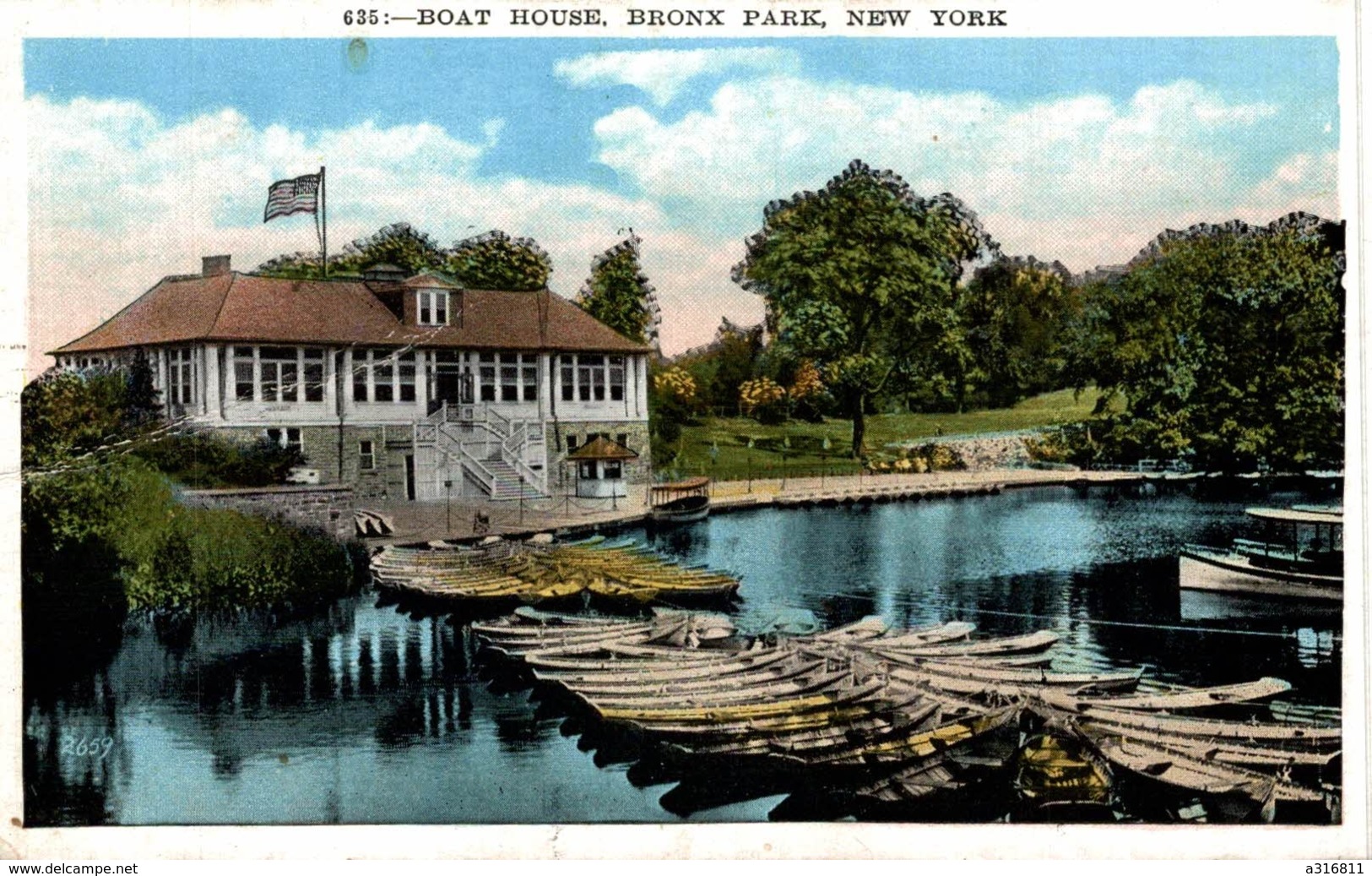 BOAT HOUSE BRONX PARK NEW YORK - Bronx