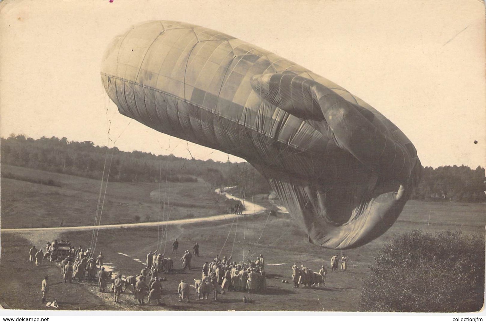 CARTE PHOTO MILITAIRE / DIRIGEABLE - Matériel