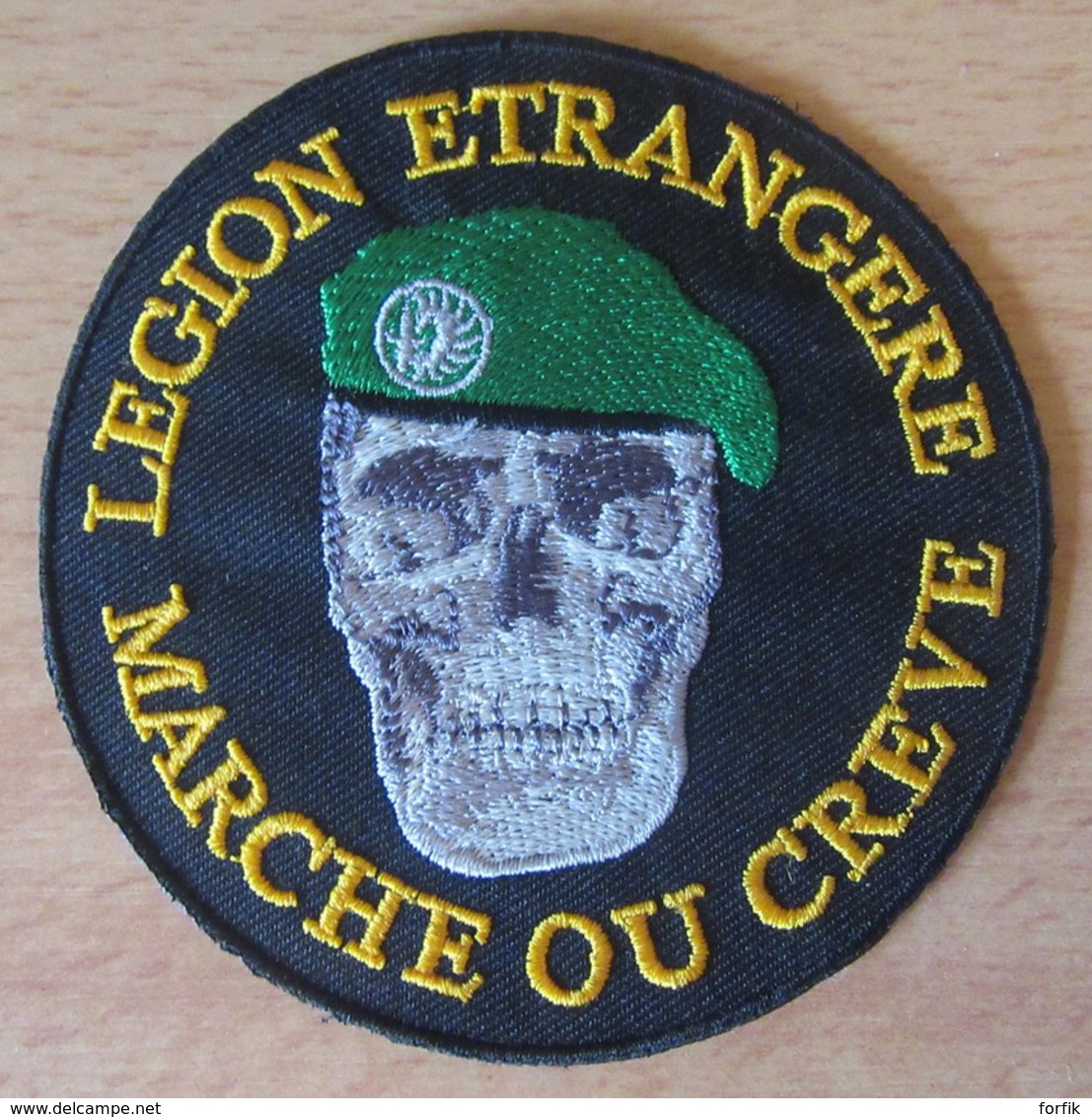 France - Ecusson Militaire En Tissu - Légion Etrangère - Thermocollant - Diam. 9,3 Cm Environ - Patches