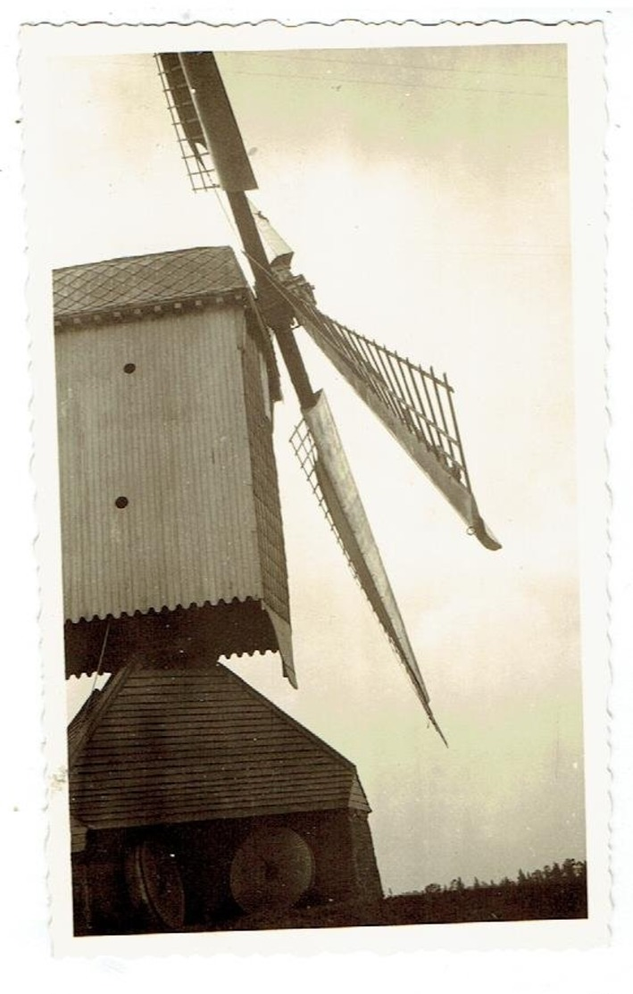 MEESWIJK - LEUTH - Maasmechelen - Molen De Wachter - 6 Kleine Foto's Van De Molen - Maasmechelen