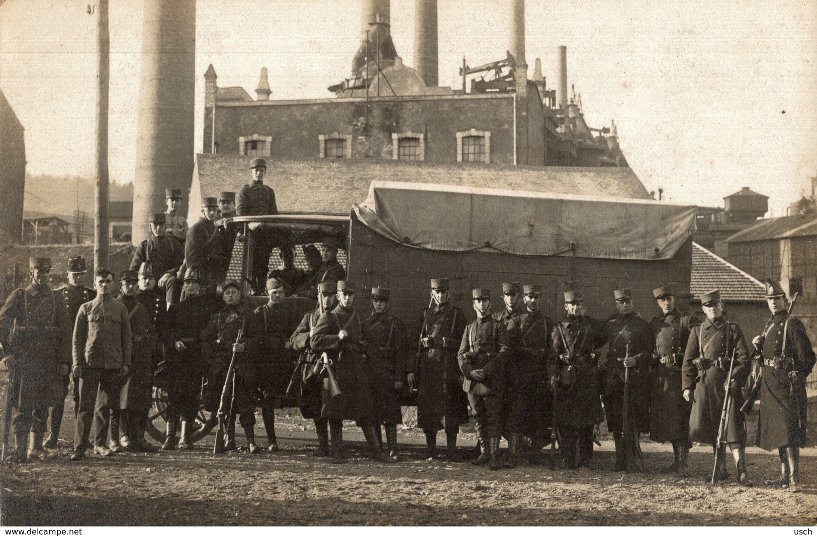 Cpa LUXEMBOURG - DIFFERDANGE, L'usine De Differdange Pendant La Grêve 1921, Carte-photo, Soldats - Differdange
