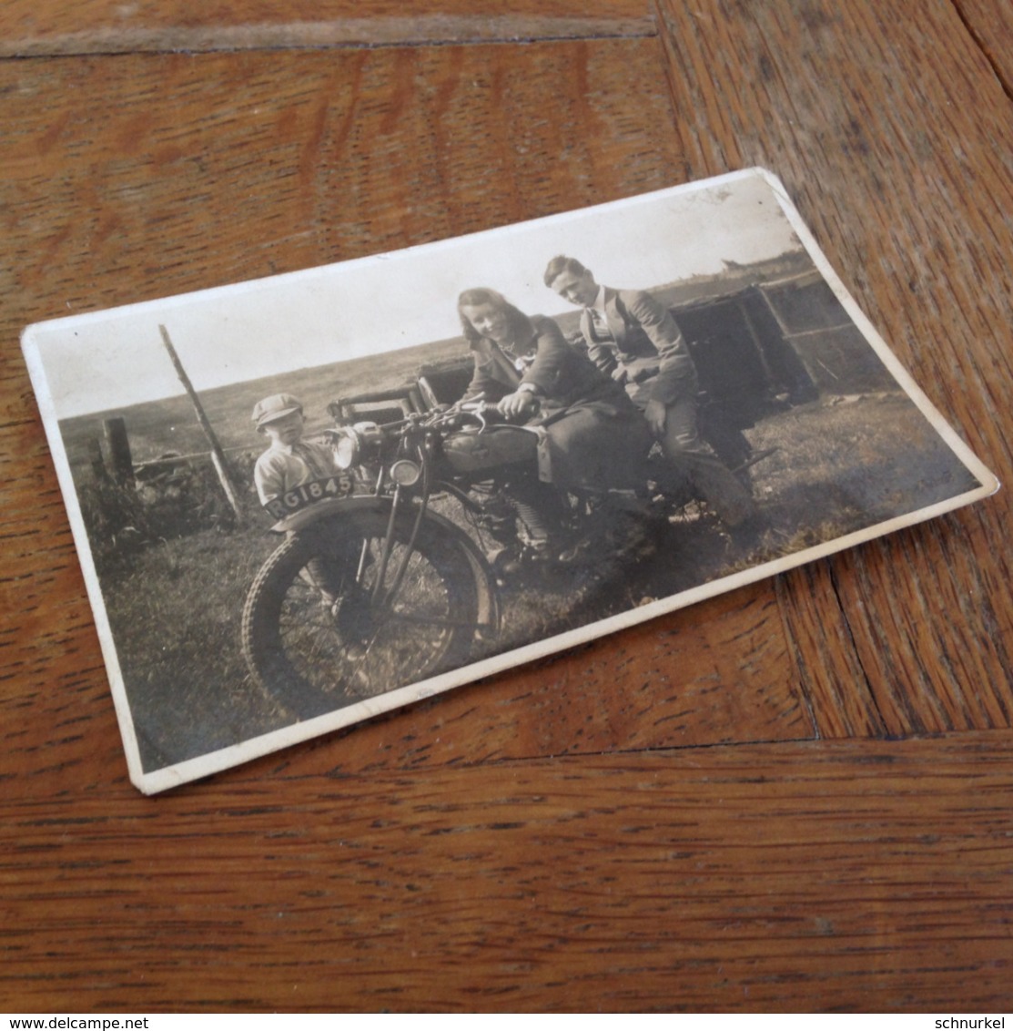 MOTORRAD - MOTORCYCLE-OLDTIMER - BIG SISTER WITH BROTHERS - GROSSE SCHWESTER MIT BRUEDERN - Oggetti