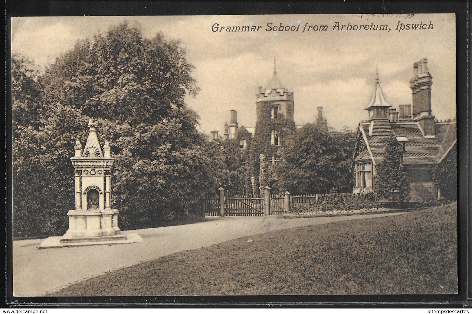 CPA ANGLETERRE - Ipswich, Grammar School From Arboretum - Ipswich