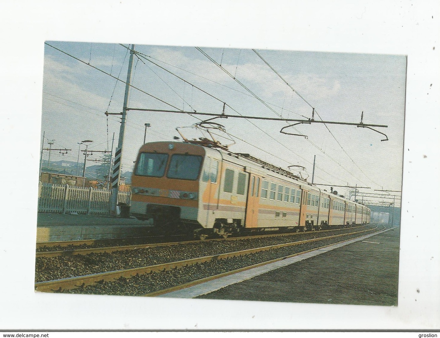 ELETTROMOTRICE ALe 724 TRENO TORINO-TORRE PELLICE IN PARTENZA DA TORINO -LINGOTTO  GENNAIO 1985   (8528) - Transport