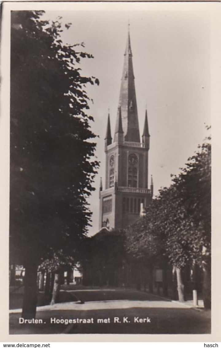 254924Druten, Hoogestraat Met R. K. Kerk.(FOTO KAART) - Druten