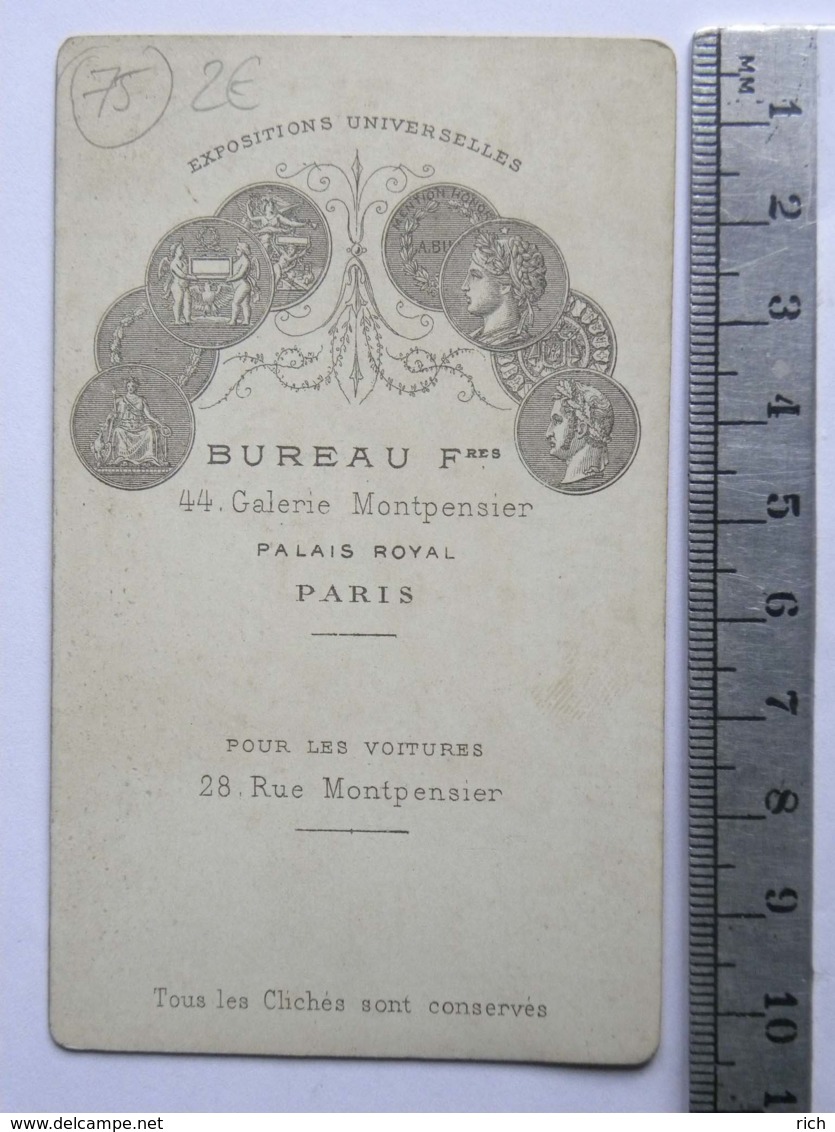 CDV - Photographie BUREAU 44 Galerie Montpensier, Palais Royal PARIS 75 - Personnes Anonymes