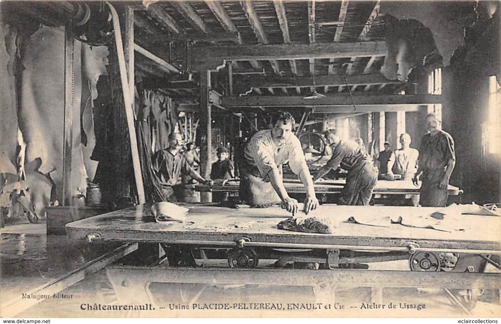 Thème  Métiers . Tapisserie.Tannerie.  37  Château Renault .  Atelier De Lissage       (voir Scan) - Ambachten