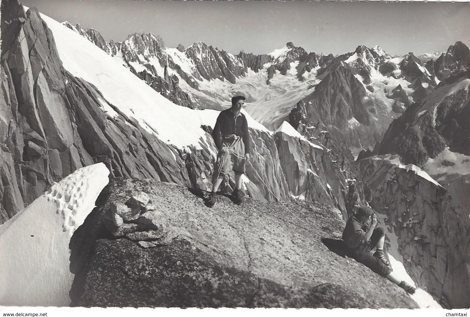 74 CHAMONIX MONT BLANC ALPINISTES ARRETE MIDI PLAN LES DROITES LES COURTES LA POINTE ISABELLE AIGUILLE DES LESCHAUX - Alpinismo