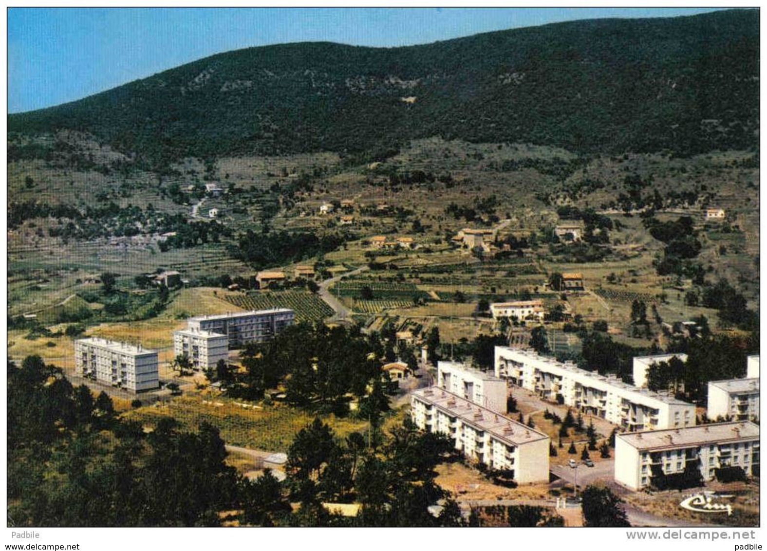 Carte Postale 30. Saint-Florent-sur-Auzonnet  Vue D'avion  Cité HLM De L'Aubradou Trés Beau Plan - Other & Unclassified