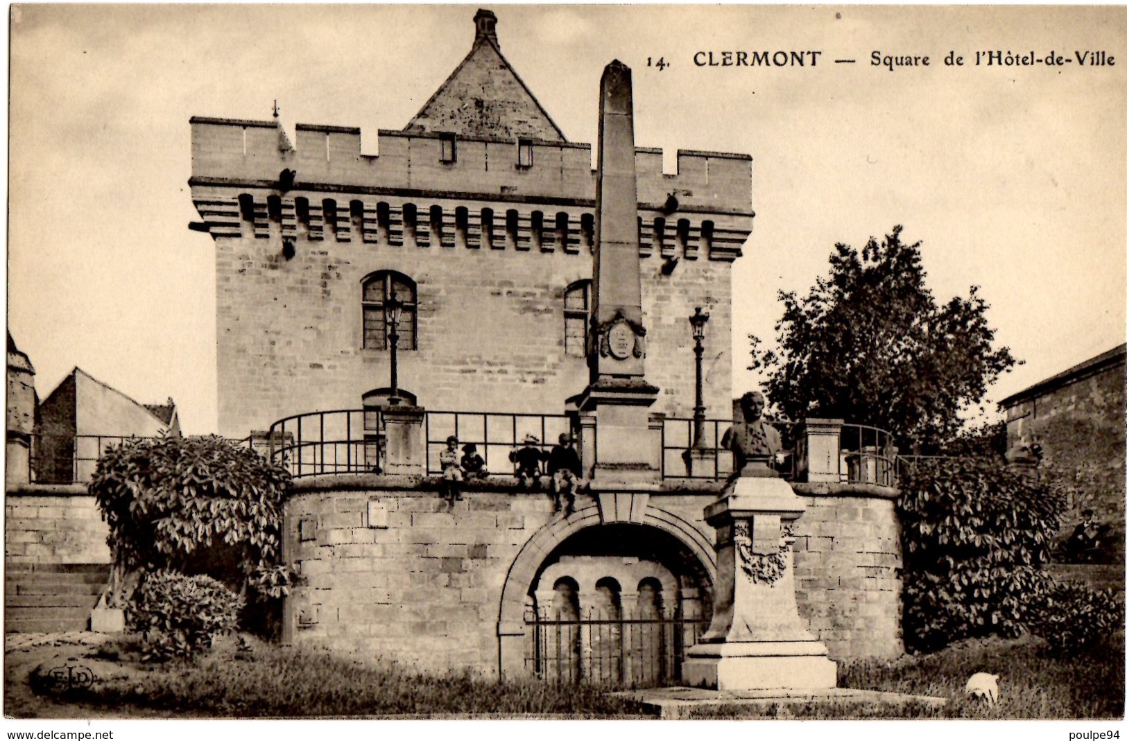 14- Clermont (Oise) - Square De L'Hotel De Ville - Clermont