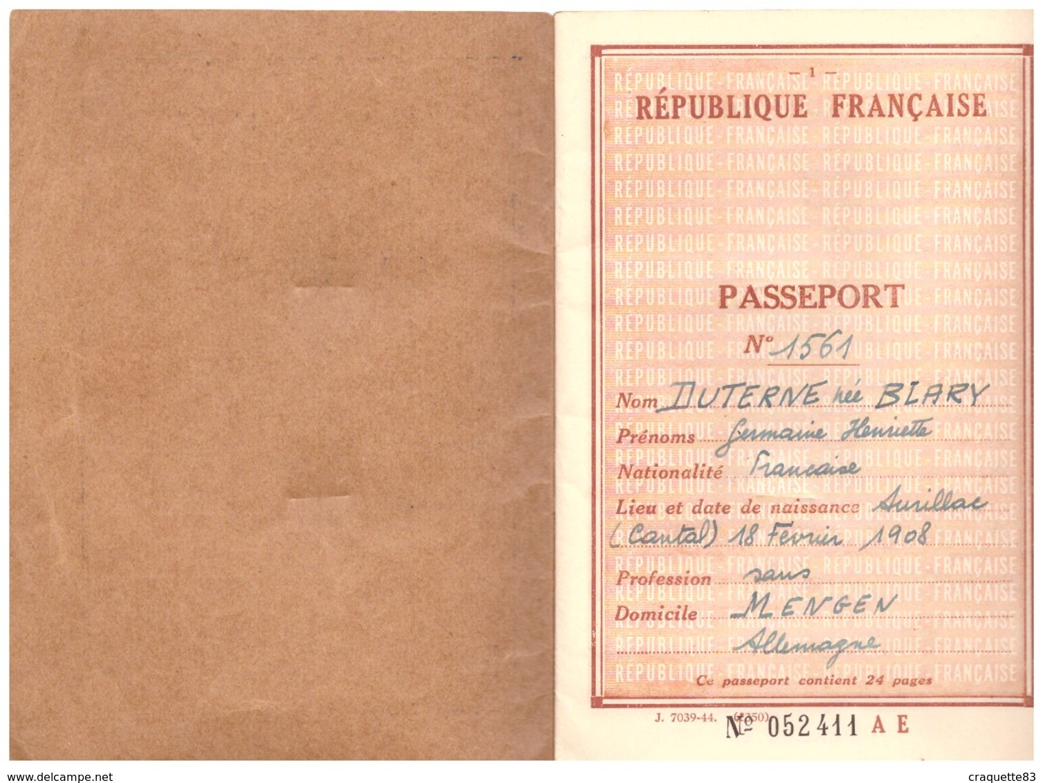 PASSEPORT N° 1561 - RF - DELIVRE A BADEN BADEN  1946  -TAMPON PONT DU RHIN - Documents