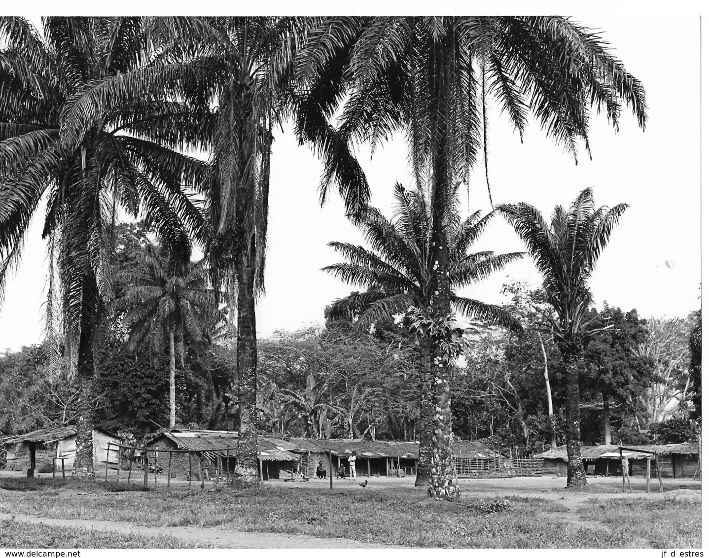 Photo R. Centrafricaine. Village De Loko, Près De La Frontière Du Congo Années 1980  Photo Vivant Univers - Afrika