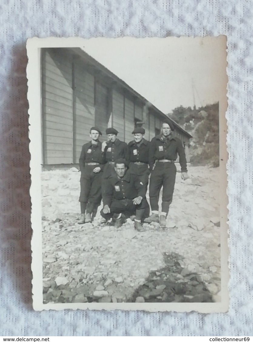 19 Photos Originale D'un Groupe / Soldats Camps Chantier De Jeunesse Français 1940 Pendant L'occupation - Guerre, Militaire