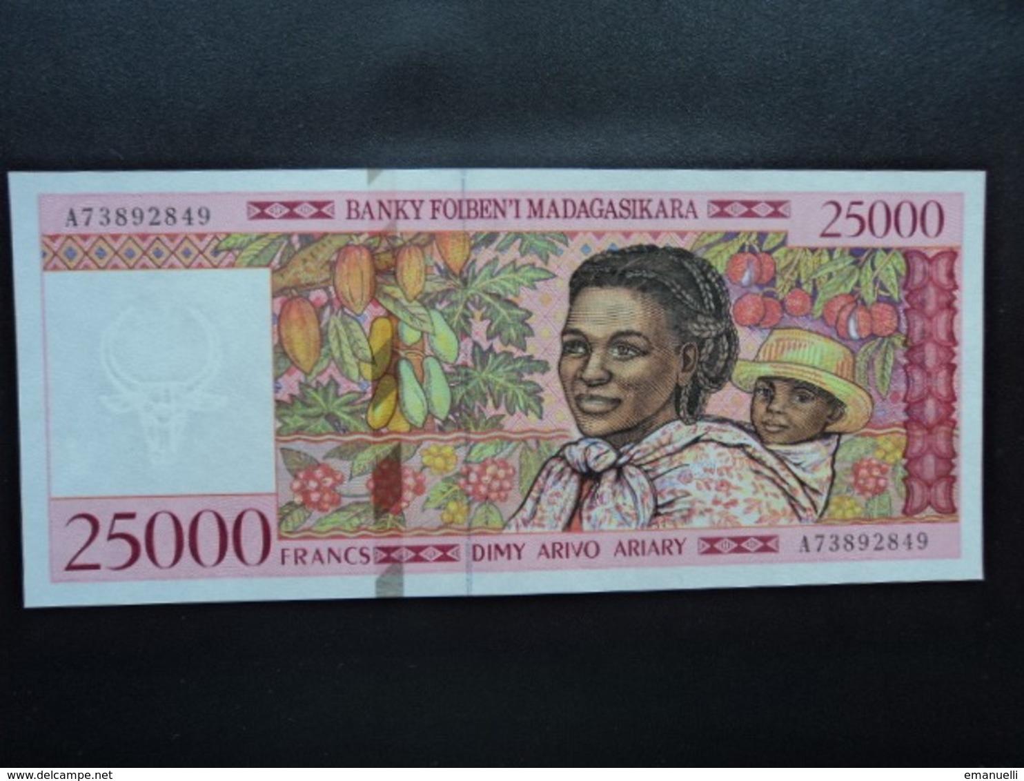 MADAGASCAR : 25 000 FRANCS = 5000 ARIARY    ND 1998     P 82     NEUF - Madagascar