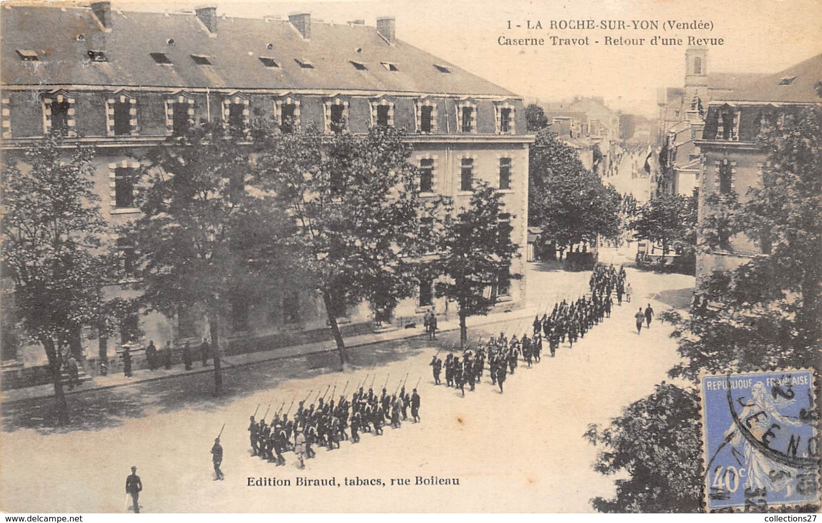 85-LA-ROCHE-SUR-YON- CASERNE TRAVOT, RETOUR D'UNE REVUE - La Roche Sur Yon